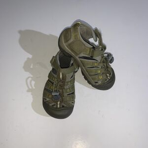 Keen Sandals Kids Size 12 Green Fisherman Closed Toe Hiking Water Shoes Outdoor